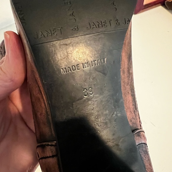 Janet & Janet 3 in heels - Picture 2 of 3